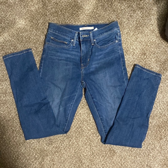 Levi's Denim - Levi Skinny Jeans size 27